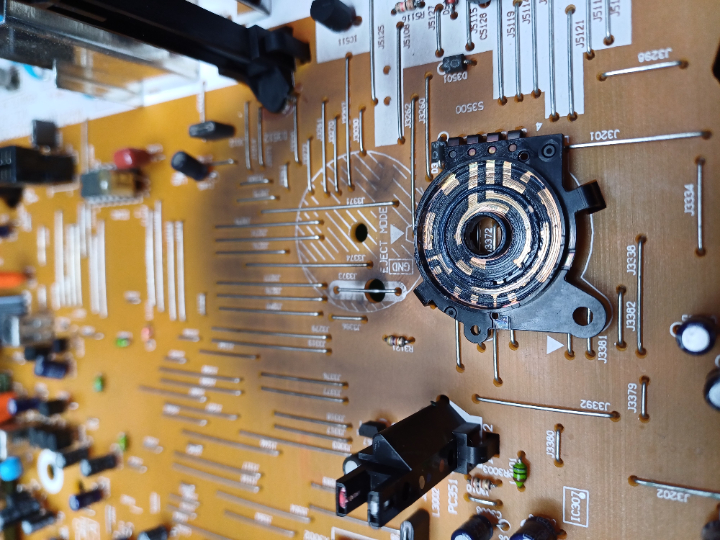 Modeschalter mit leichten Alterungserscheinungen. Modeschalter mit leichten Alterungserscheinungen.