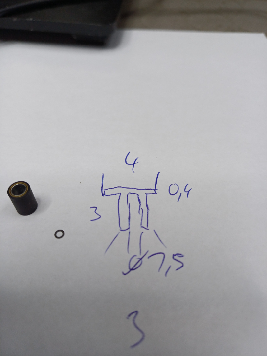 Benötigten Kunststoffteil zur Befestigung der Andruckrolle skizziert.