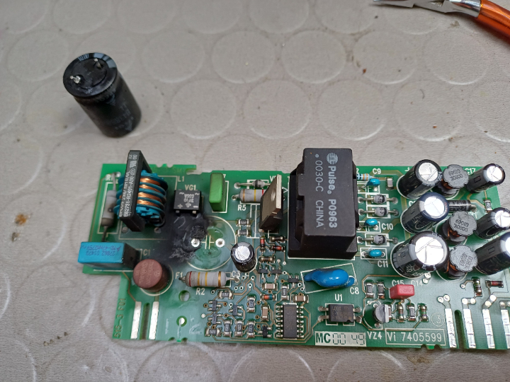 Ein Spannungsüberschlag im Netzteil