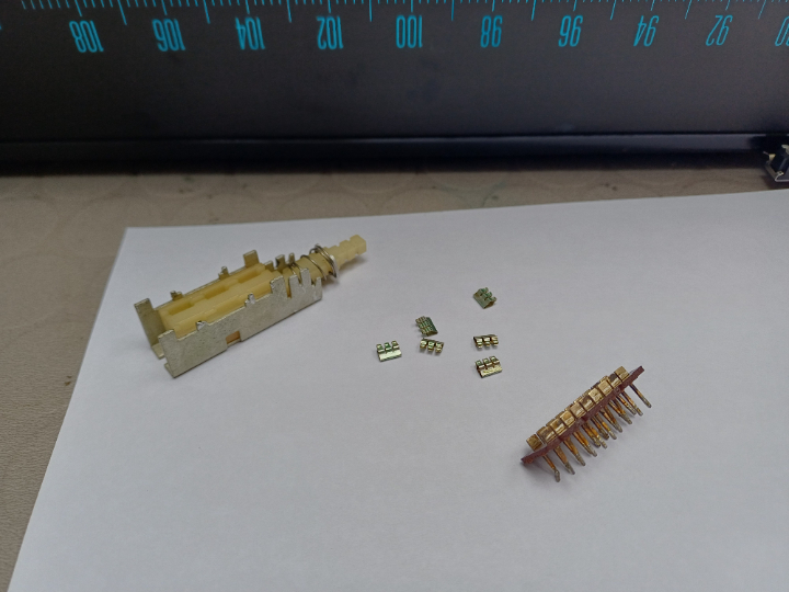 Schalter ausgebaut und zerlegt zur Reinigung bzw. neu Versiegelung