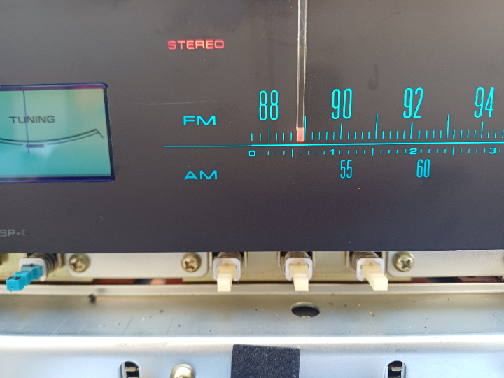 Zeiger instandgesetzt und Lämpchen getauscht.