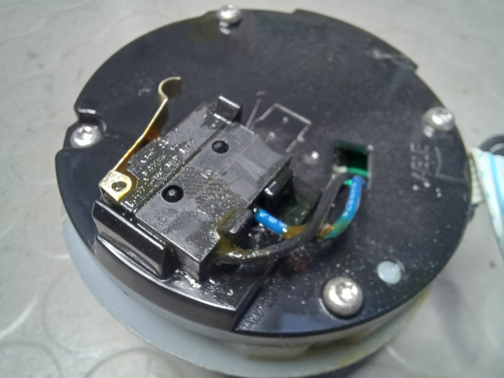 Bedienteil zur Reinigung ausgebaut.