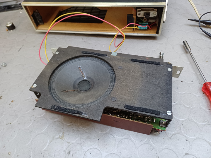 Elektronik aus den Gehäuse ausgebaut Elektronik aus den Gehäuse ausgebaut