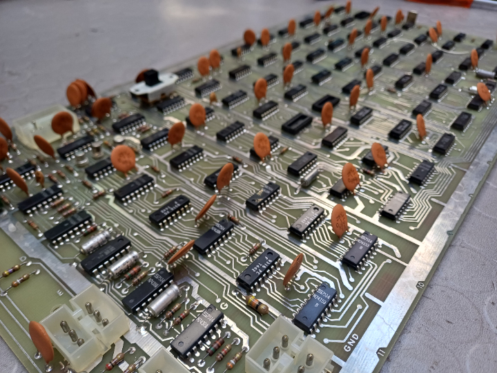 Der eigentliche Computer, noch diskret aufgebaut aus einer Menge Logikgatter.