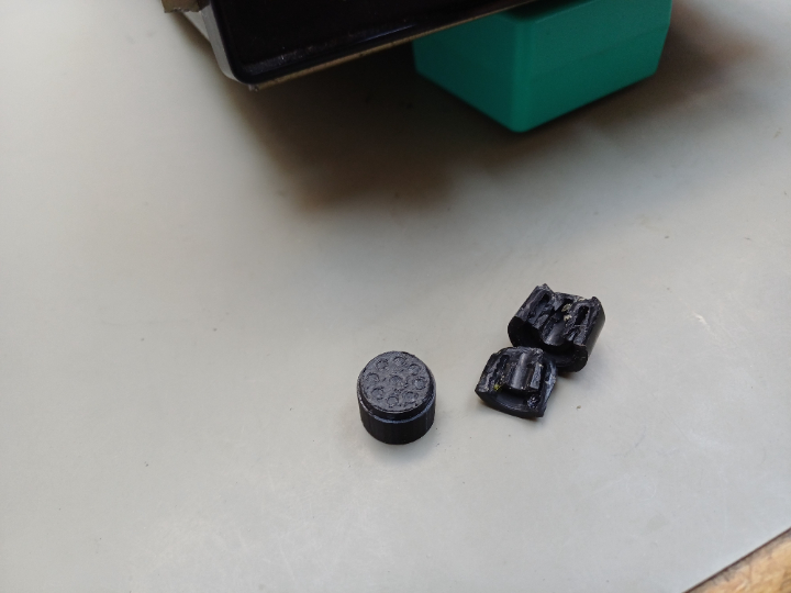 Drehknopf, defekt und 3D Nachdruck Drehknopf, defekt und 3D Nachdruck
